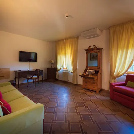 Hotel Scacciapensieri Boutique 4*