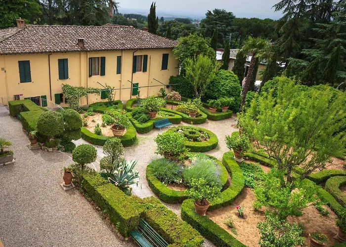 Hotel Scacciapensieri Boutique 4*