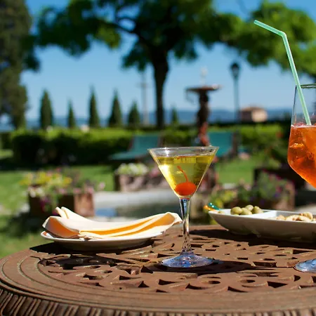 מלון Scacciapensieri Boutique 4*